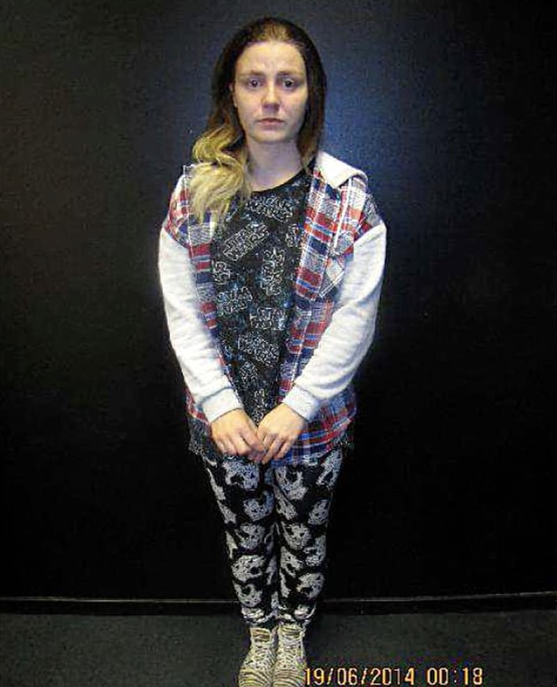 Jonna Henningsson efter att hon gripits. Foto: Polisen 